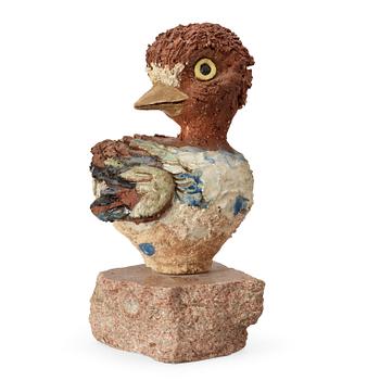 A Tyra Lundgren stoneware figure of a bird, 1975.