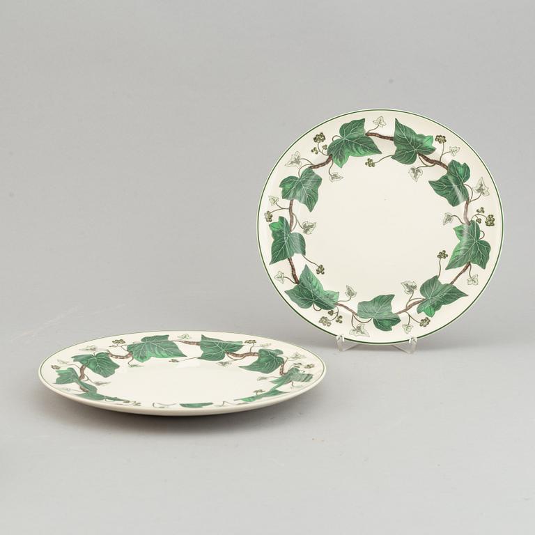 A part 'Napoelon Ivy' dinner and coffee service, Wedgwood, England, second half of the 20th century (53 pieces).