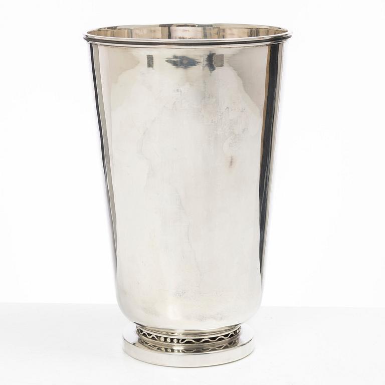 Helge Lindgren, bägare, silver, firma K Andersson, Stockholm 1943.