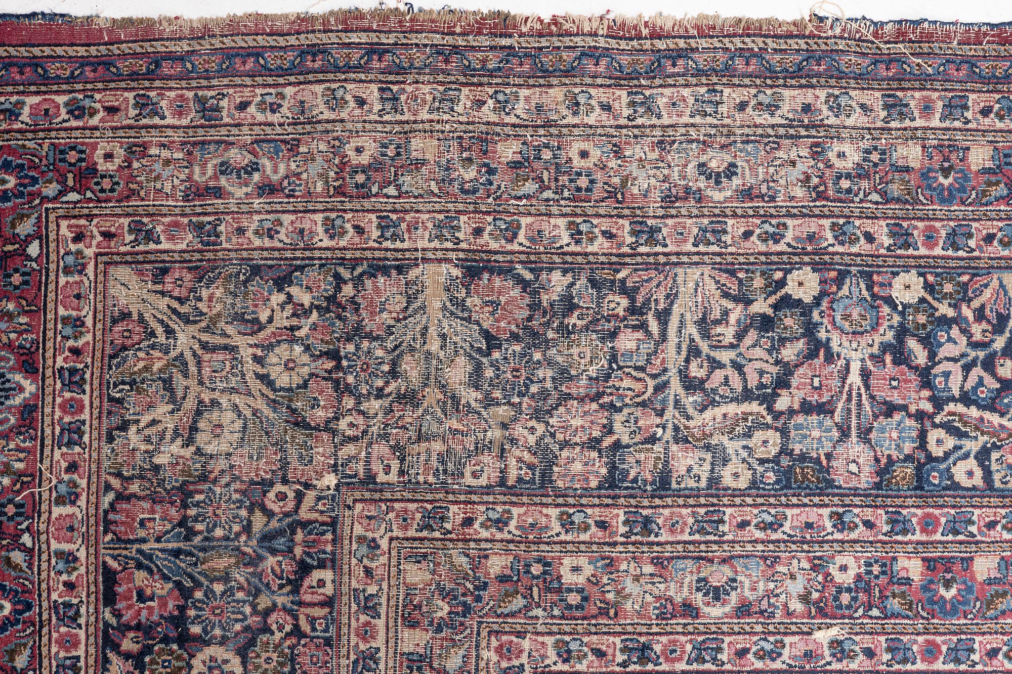 Carpet, Kirman, antique/semi-antique, approx. 560 x 375 cm.