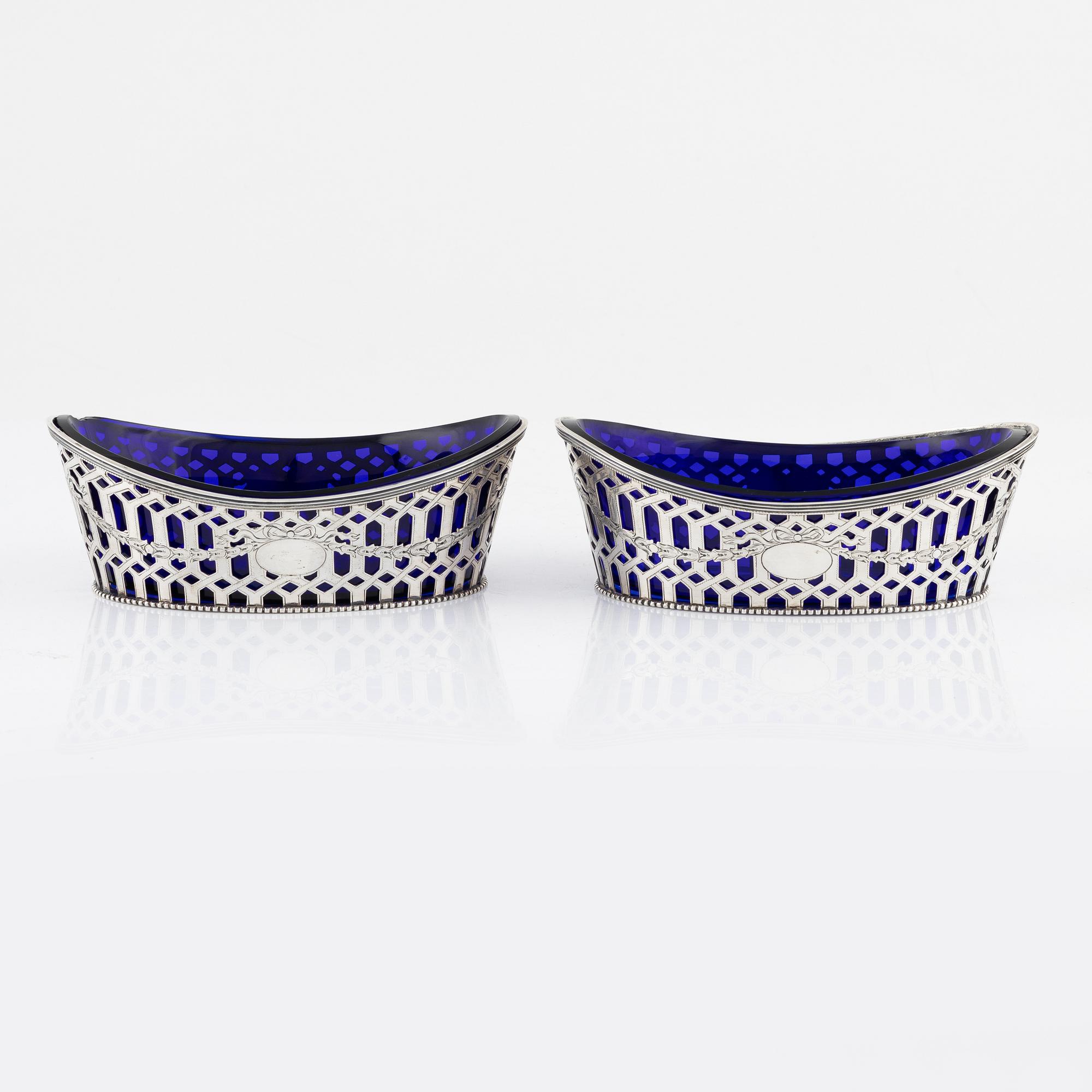 A pair of silver bowls with glass inserts, Peter Hertz, Copenhagen, Denmark, 1910.
