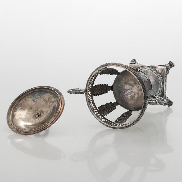 Louis Manant, genombruten skål, silver, Paris 1819-1838.