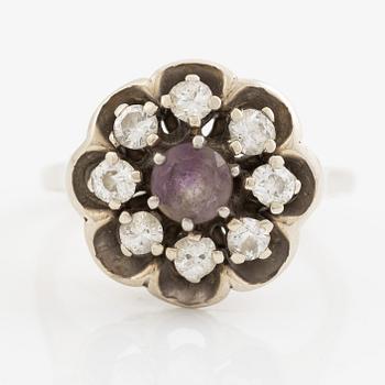 Ring, 14K gold with brilliant-cut diamonds and amethyst.