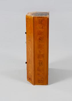 HÄNGSKÅP, 1800-tal.