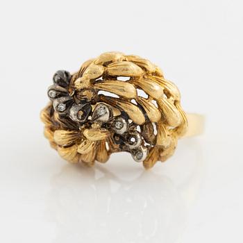 Gold leaf shaped and diamond ring.