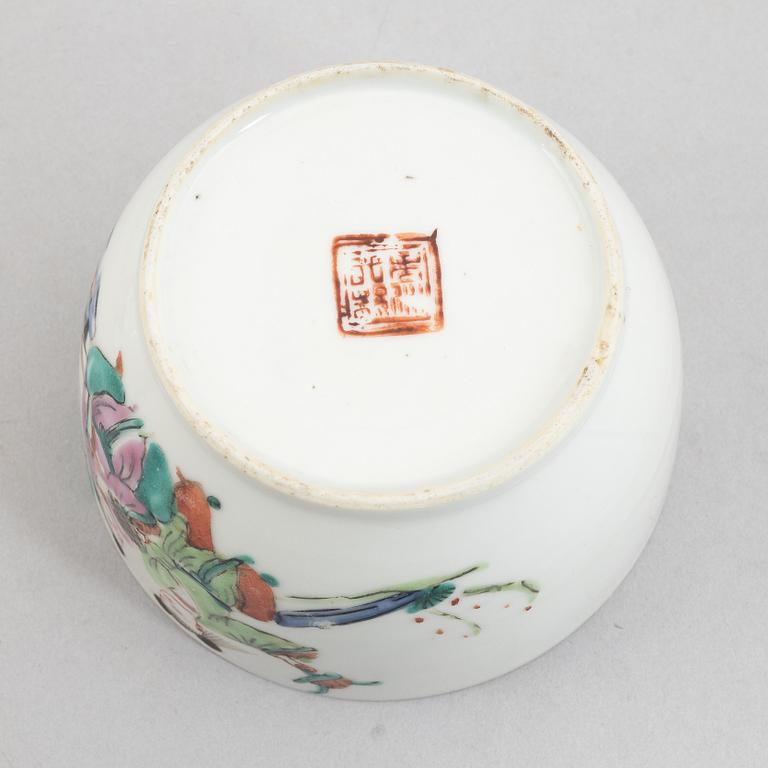 Six pieces of Japanese and Chinese porcelain, 18th-20th century.