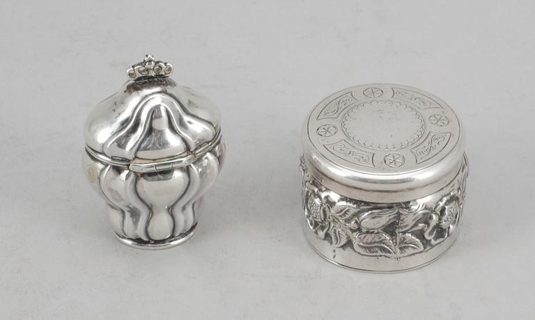 PARTI DOSOR, 6 st, silver, bla Carl Fredrik Jonssén, Uddevalla 1850. Totalt ca 280 gram.