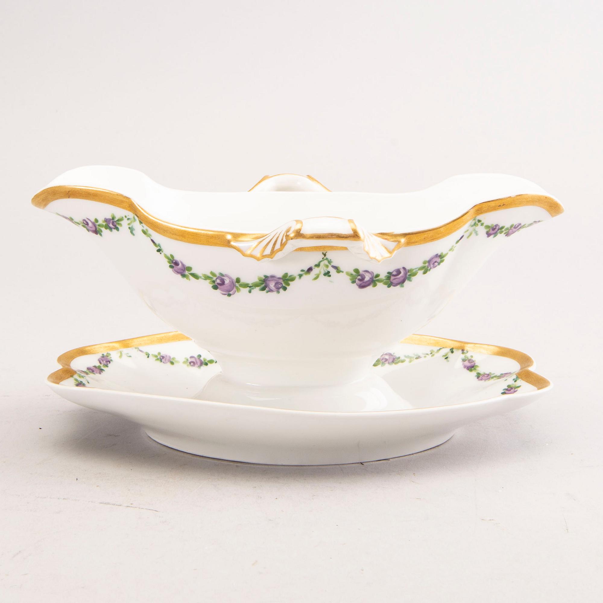 A Royal Copenhagen porcelain 55 pcs dinner service model 478 mid 1900s.