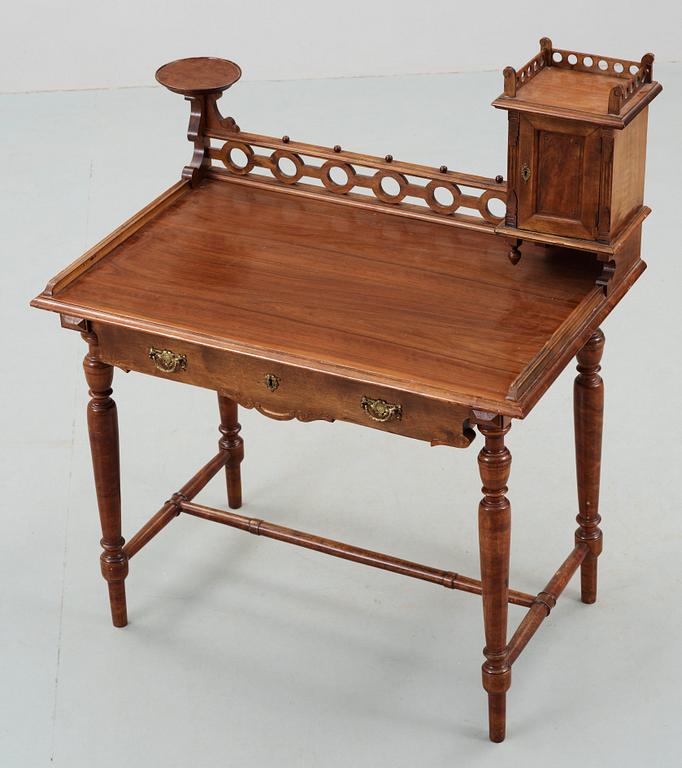 SKRIVBORD, nyrenässans, 1800-talets slut.