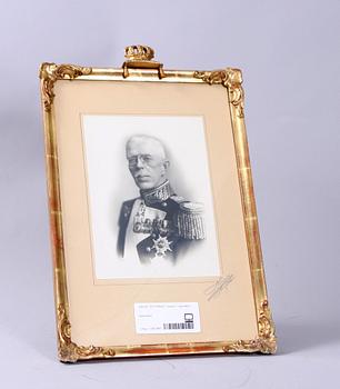 FOTOGRAFI, Gustav V, sign Hård.