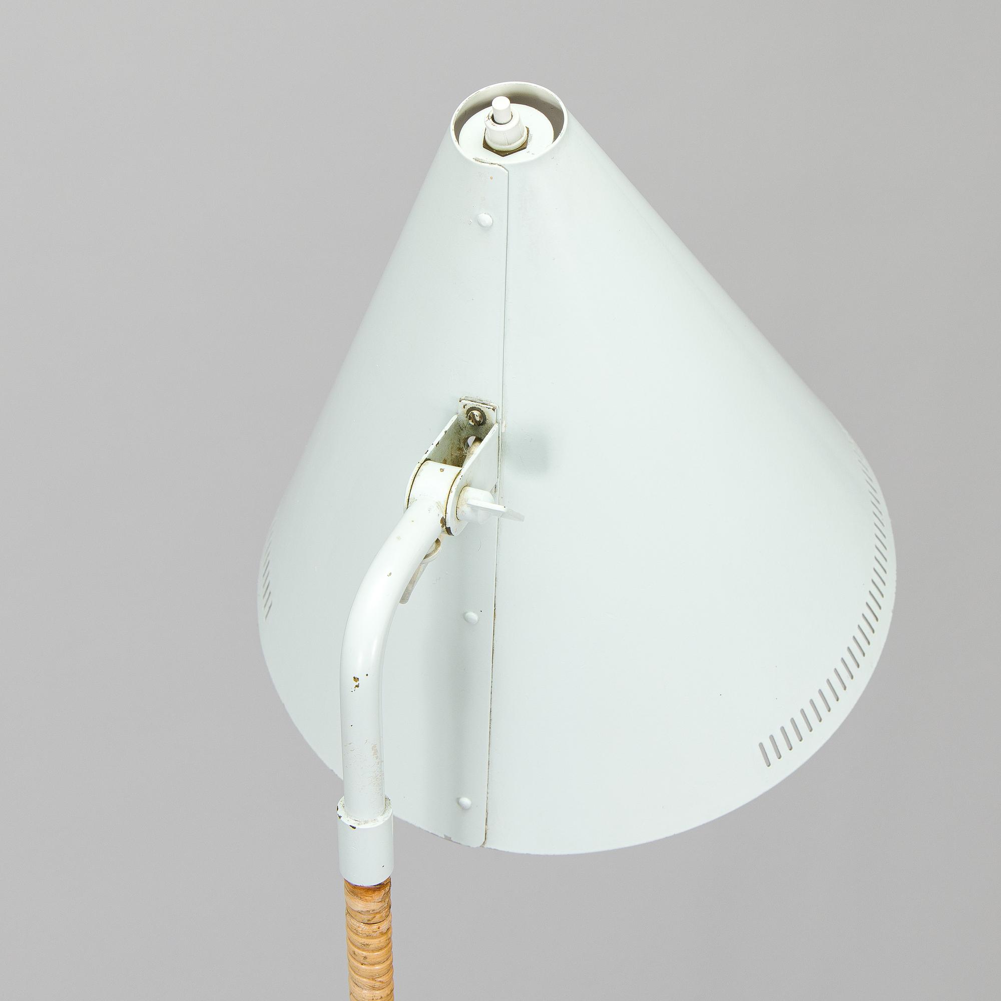 Paavo Tynell, floor lamp, model K10-10, Idman, mid-20th century.
