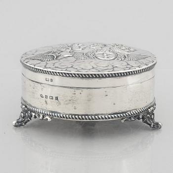 An English Silver Box, mark of William Aitken, Birmingham 1905.