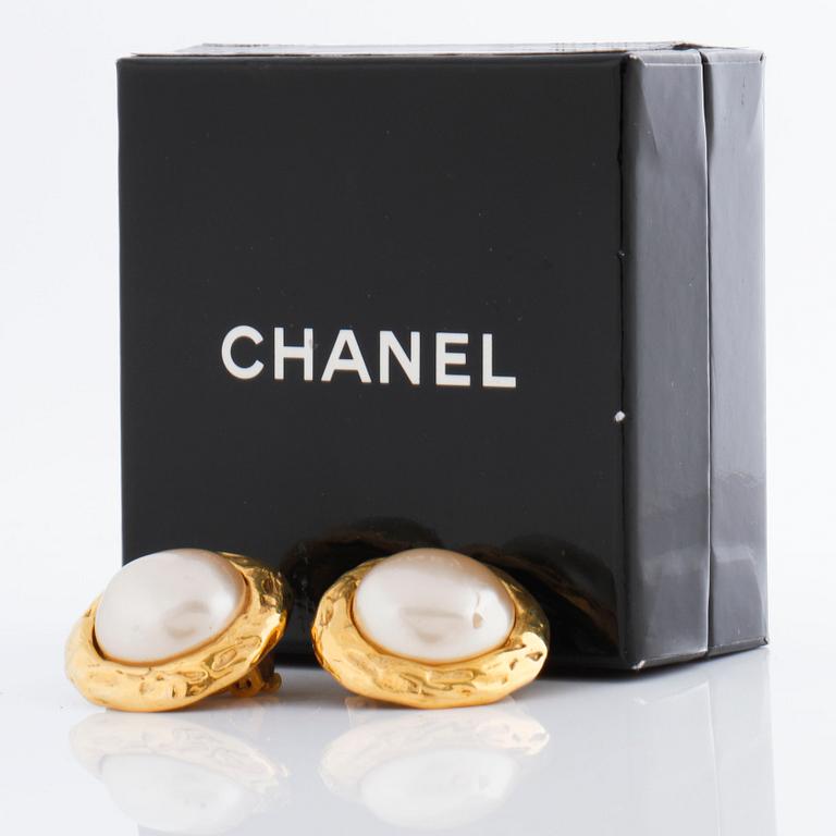 ÖRHÄNGEN, Chanel.