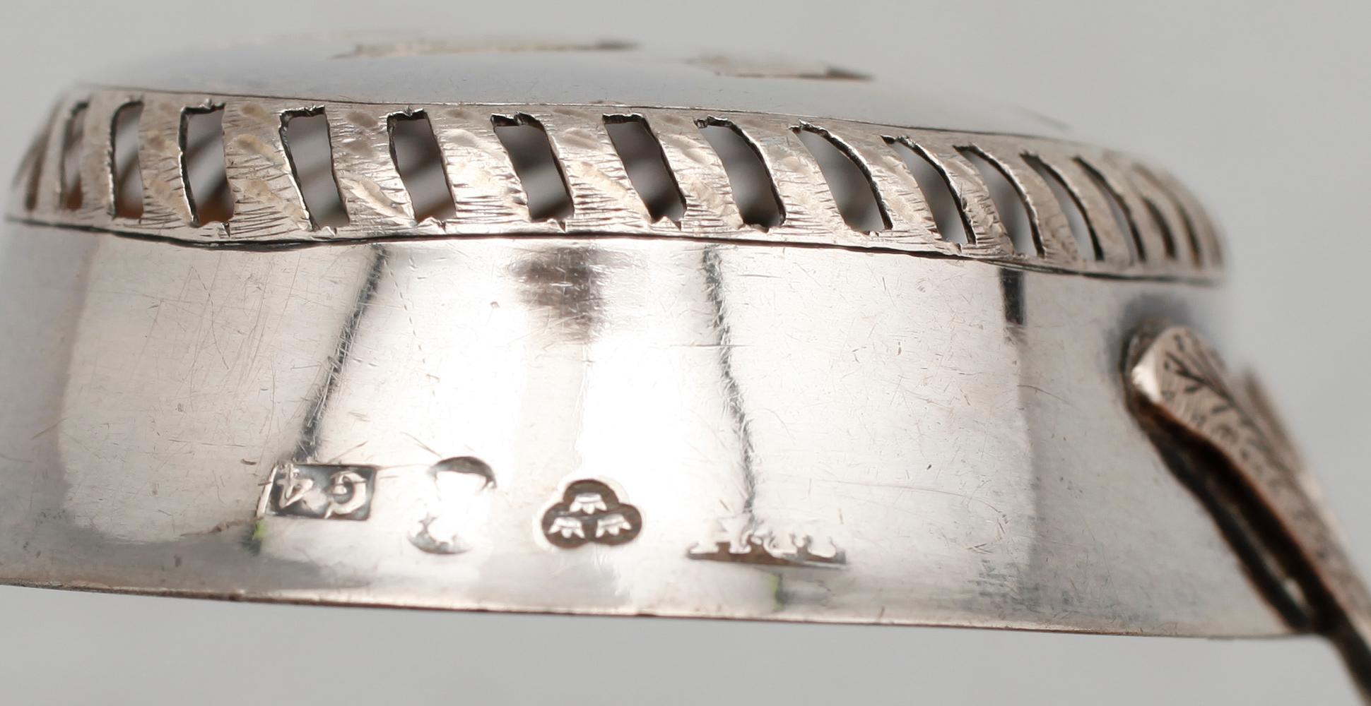 STRÖSKEDAR, 2 st, silver, 1800-/1900-tal. Tot vikt ca 84 g.