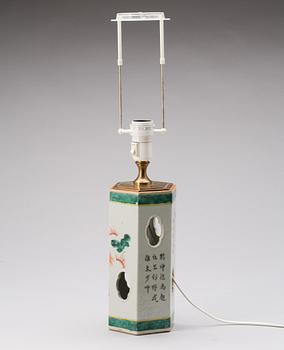 BORDSLAMPA, porslin Kina. 1800/1900-tal.