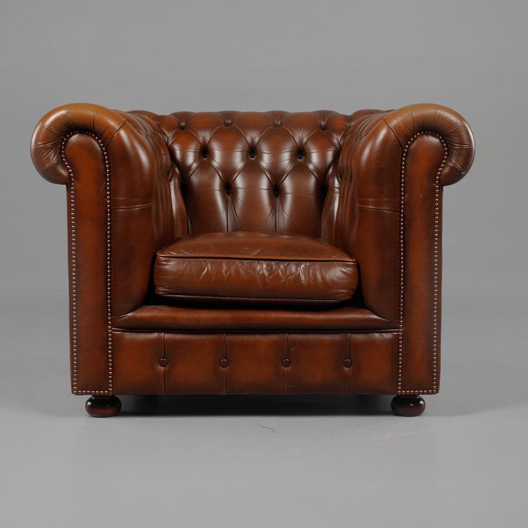 FÅTÖLJ, chesterfieldmodell, 1900-talets andra hälft.