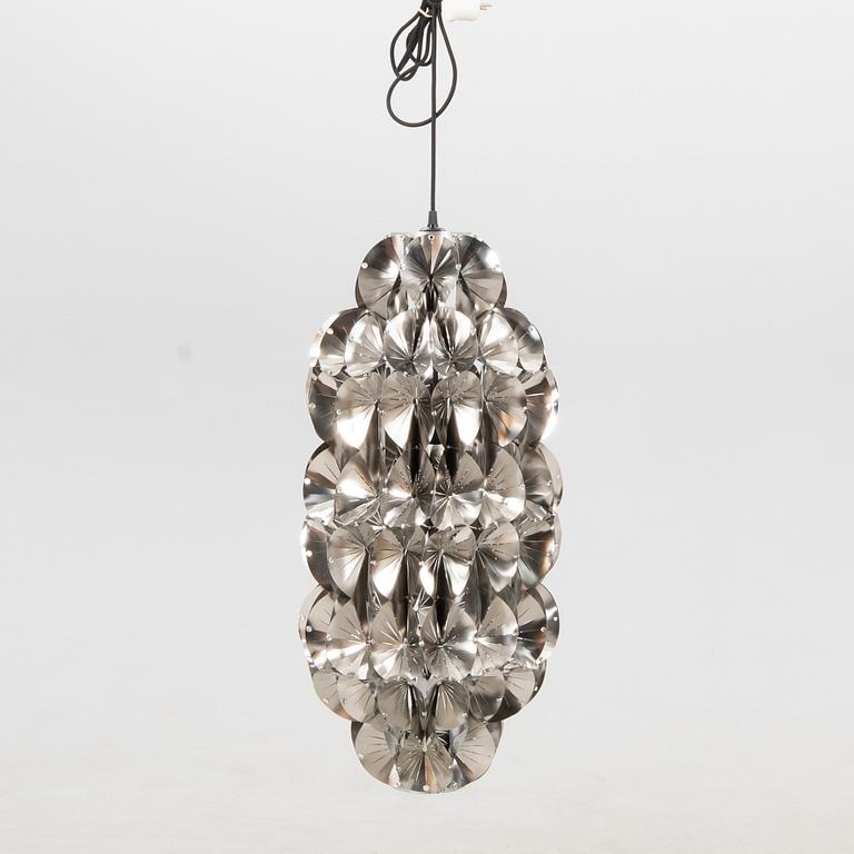 Lisa Hilland, ceiling lamp/table lamp from the Glamrocks 2023 series.