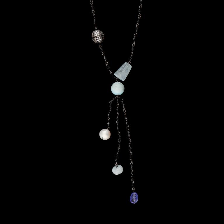 HALSBAND, svärtat silver, tanzaniter, agater och sötvattenspärlor.