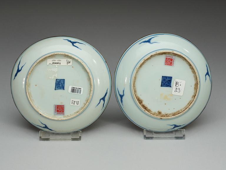 A pair of blue and white dishes, Ming dynasty, Tianqi (1621-27).