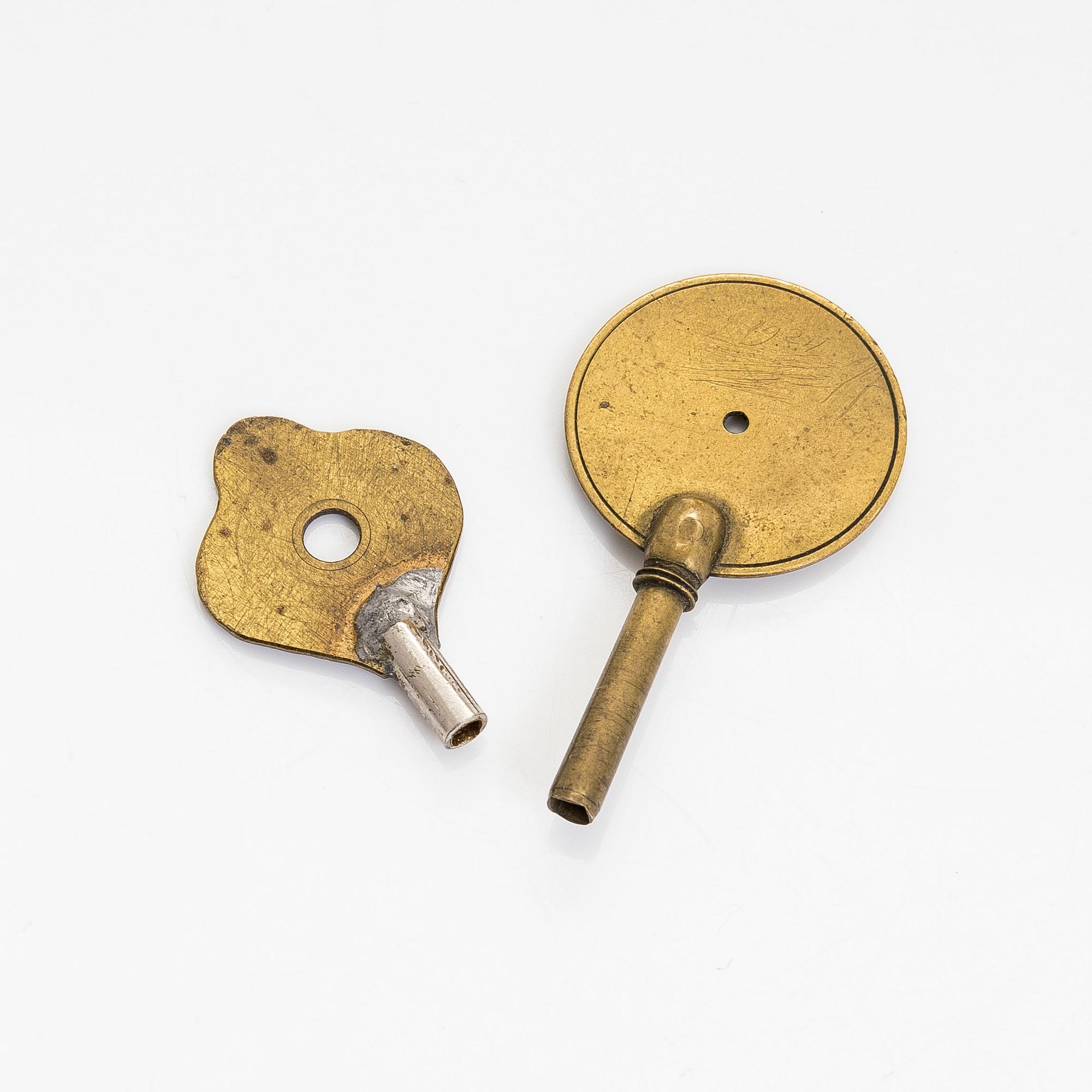 Pöytäkello, kullattua metallia, Ranska 1800-luvun loppupuoli.