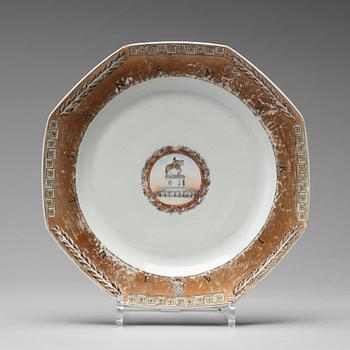 623. A grisaille and gold armorial plate for the Danish Royal Court, Qing dynasty, Qianlong (1736-95).