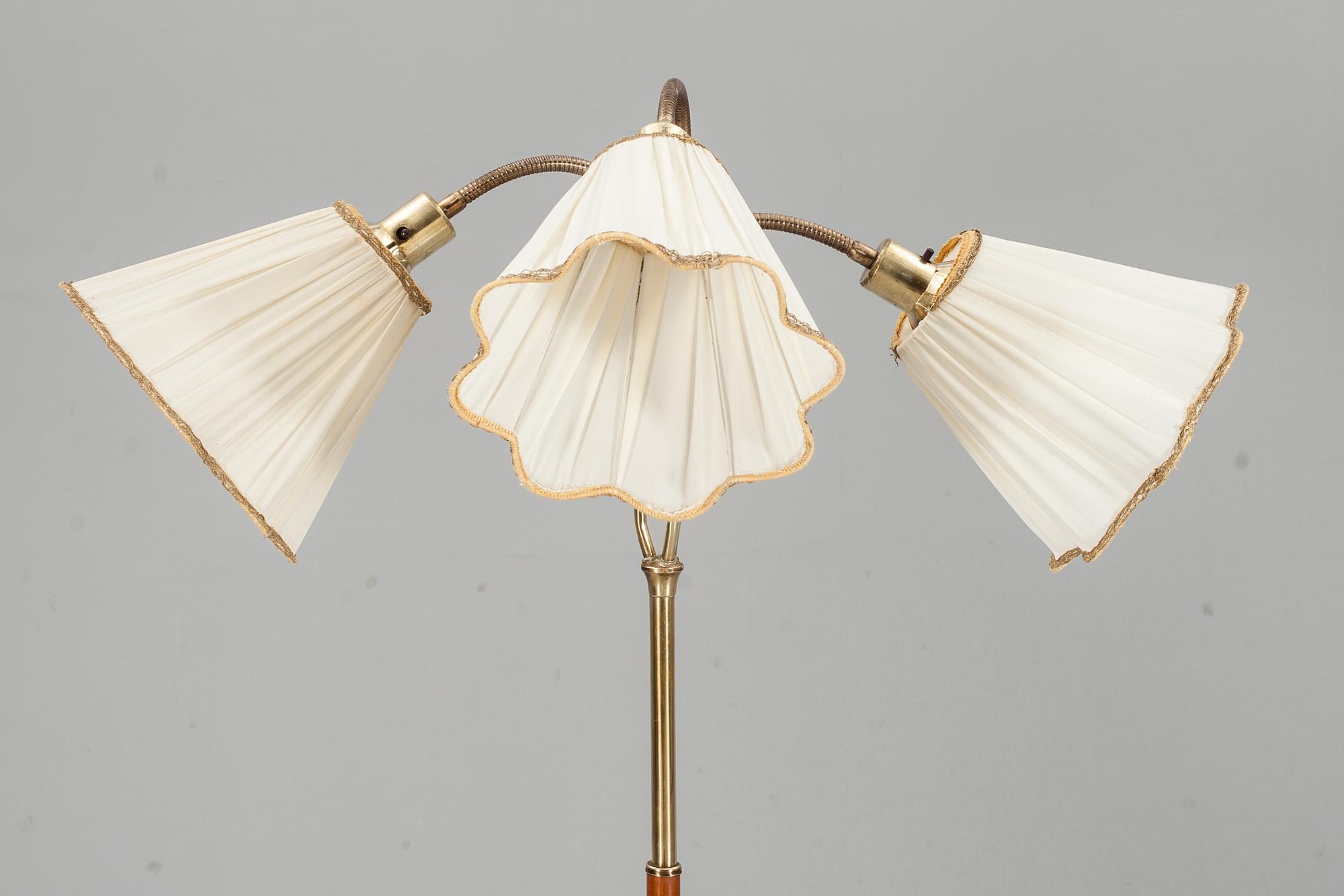 GOLVLAMPA, 1900-talets mitt.