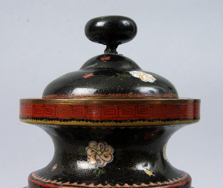 LOCKURNA, cloisonne, Kina, 1800/1900-tal.