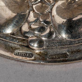 SKÅL PÅ FOT, silver, jugend, Heiden, Tyskland tidigt 1900-tal. Vikt ca 240 gram.