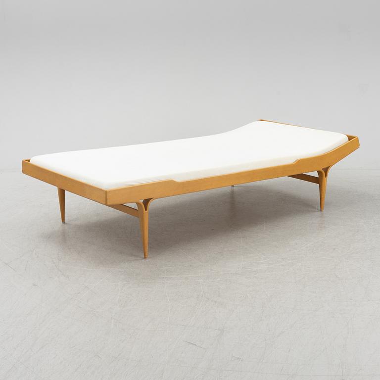 Bruno Mathsson, a model "T 303 / Berlin 60" daybed from Firma Karl Mathsson, Värnamo.