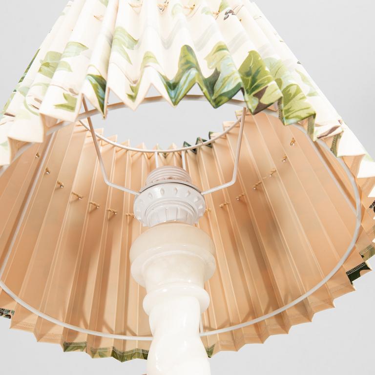 Bordslampor ett par 1900-talets mitt.