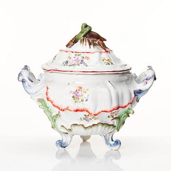 A Rococo faience tureen with cover, unmarked, Rörstrand, 18th Century.
