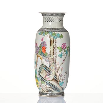 A Chinese vase, 20th Century.