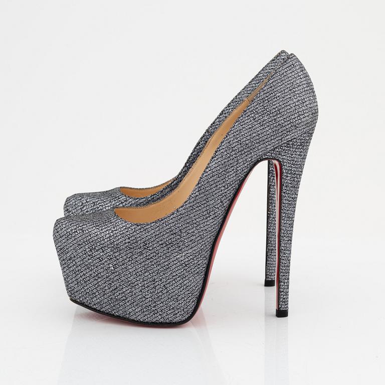Christian Louboutin, pumps, storlek 37.