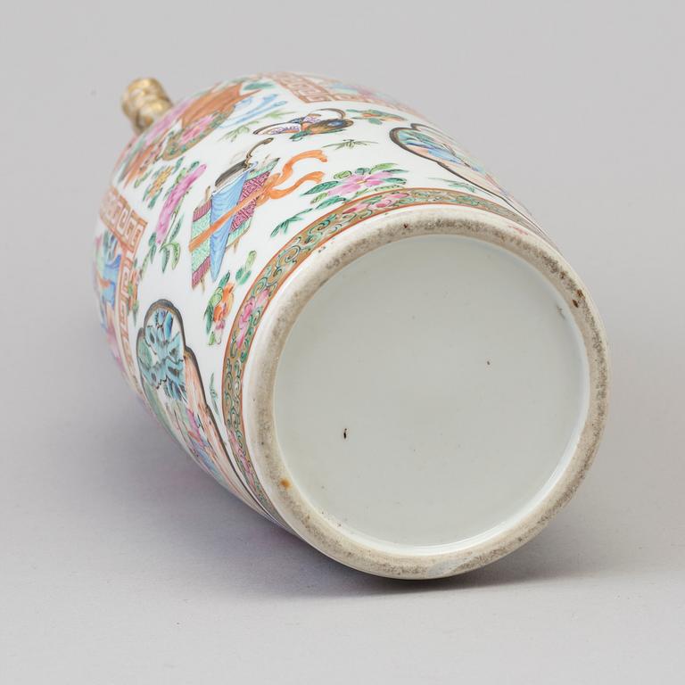 VAS, porslin. Kanton, Qingdynastin, 1800-tal.