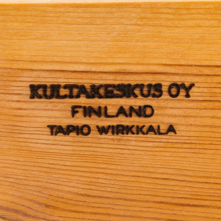 Tapio Wirkkala, two 1970s 'TW 488' ashtrays manufactured by Kultakeskus Hämeenlinna.