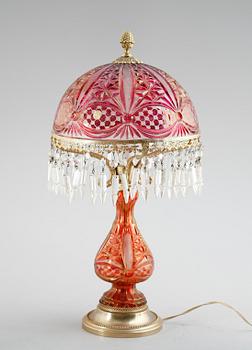 BORDSLAMPA, mässing och glas, 1900-talets andra hälft.