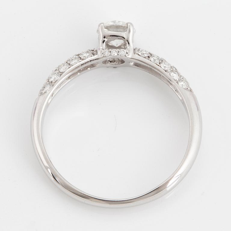 Brilliant-cut diamond ring.