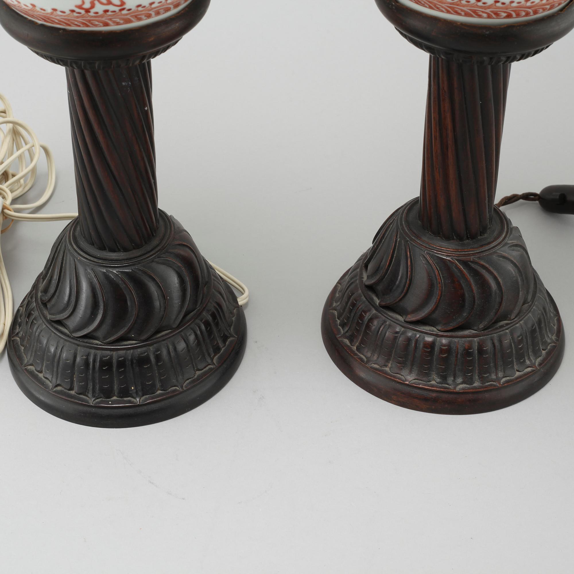 A pair of Chinese lanterns, early 20th Century.