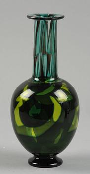 VAS, glas. Eva Englund, Orrefors, 1988, sign.