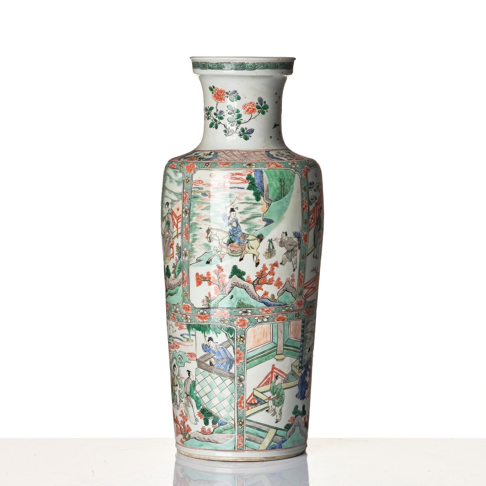 Vas, porslin. Qingdynastin, tidigt 1700-tal.