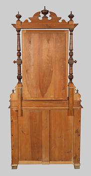 SPEGELBYRÅ, nyrenässans, sent 1800-tal.