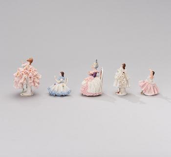 FIGURINER, 5 st, porslin, stämplade Dresden. 1900-talets mitt.