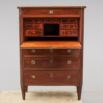 CHIFFONJÉ, sengustaviansk stil, 1800-talets slut.