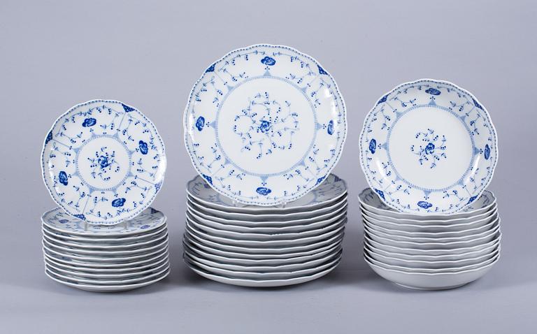 SERVISDELAR, 37 st, porslin, Christineholm, Danmark.