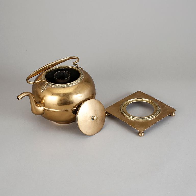 TEKANNA, mässing, Skultuna, omkring 1840-1860.
