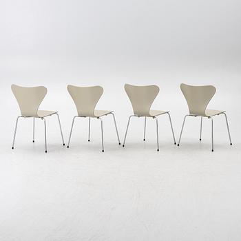 Arne Jacobsen, Four "Sjuan" chairs, Fritz Hansen, Denmark.