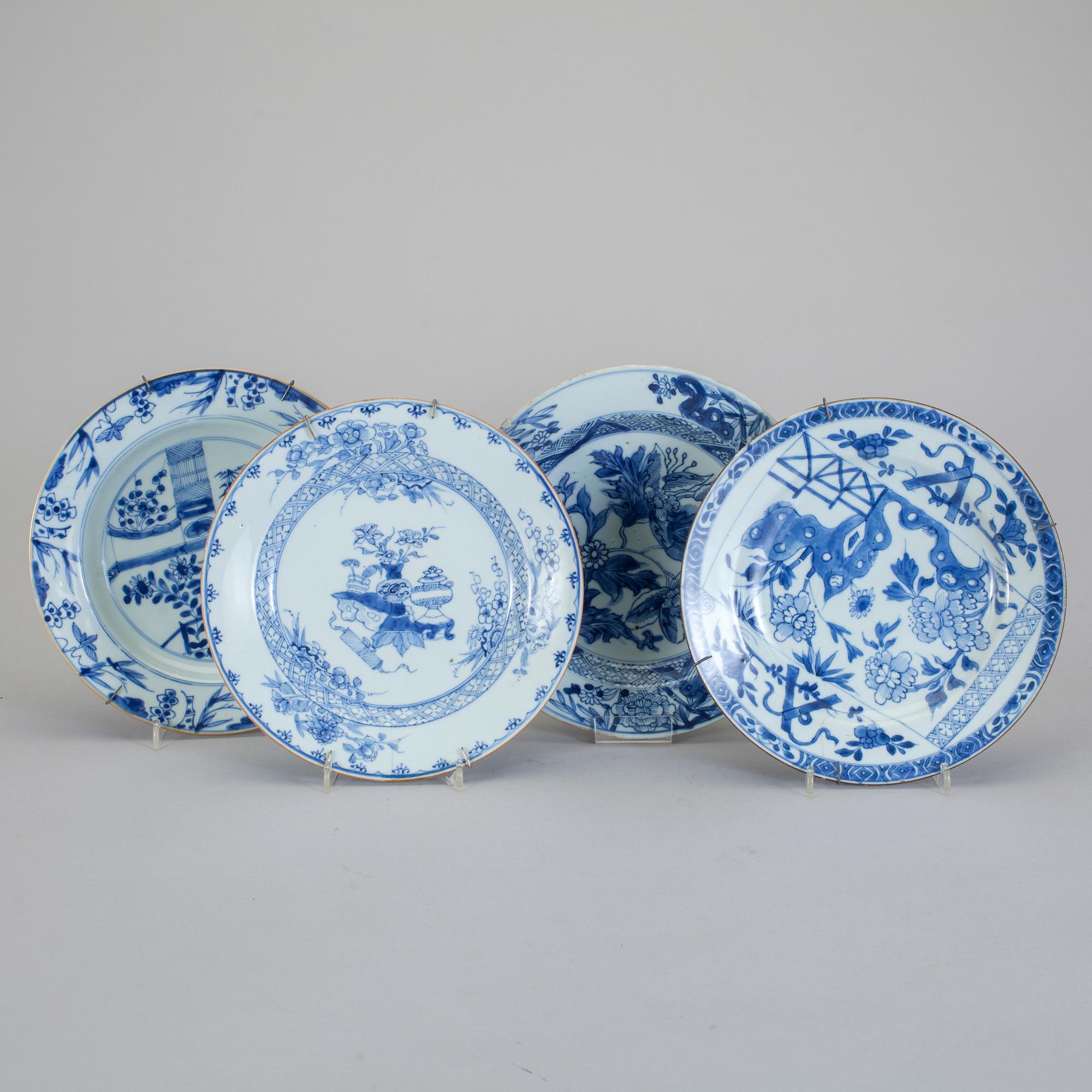 TALLRIKAR, 4 st, porslin. Qianlong (1736-1795).