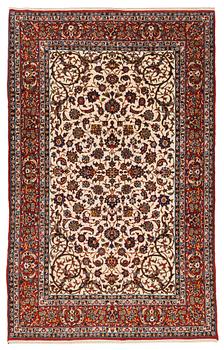 Carpet, Isafahan, 257 x 150 cm.