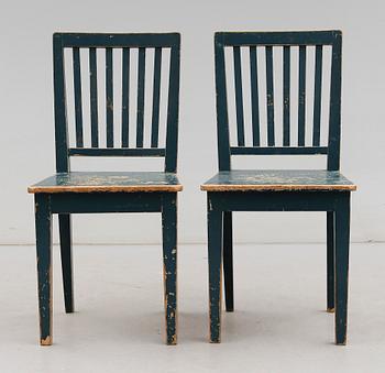 BARNSTOLAR, 2 st, 1900-talets första hälft.