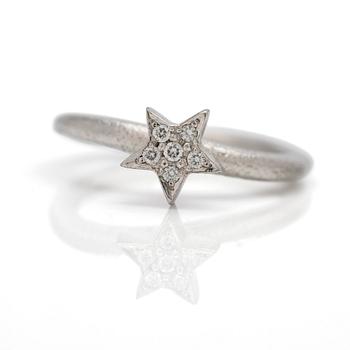 Ole Lynggaard, Ring, “Love”, 18K white gold with brilliant-cut diamonds, designed by Charlotte Lynggaard.
